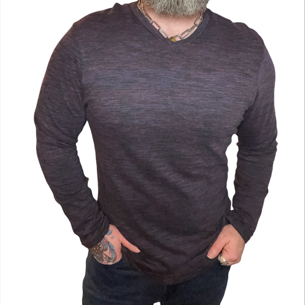 Long sleeve v-neck